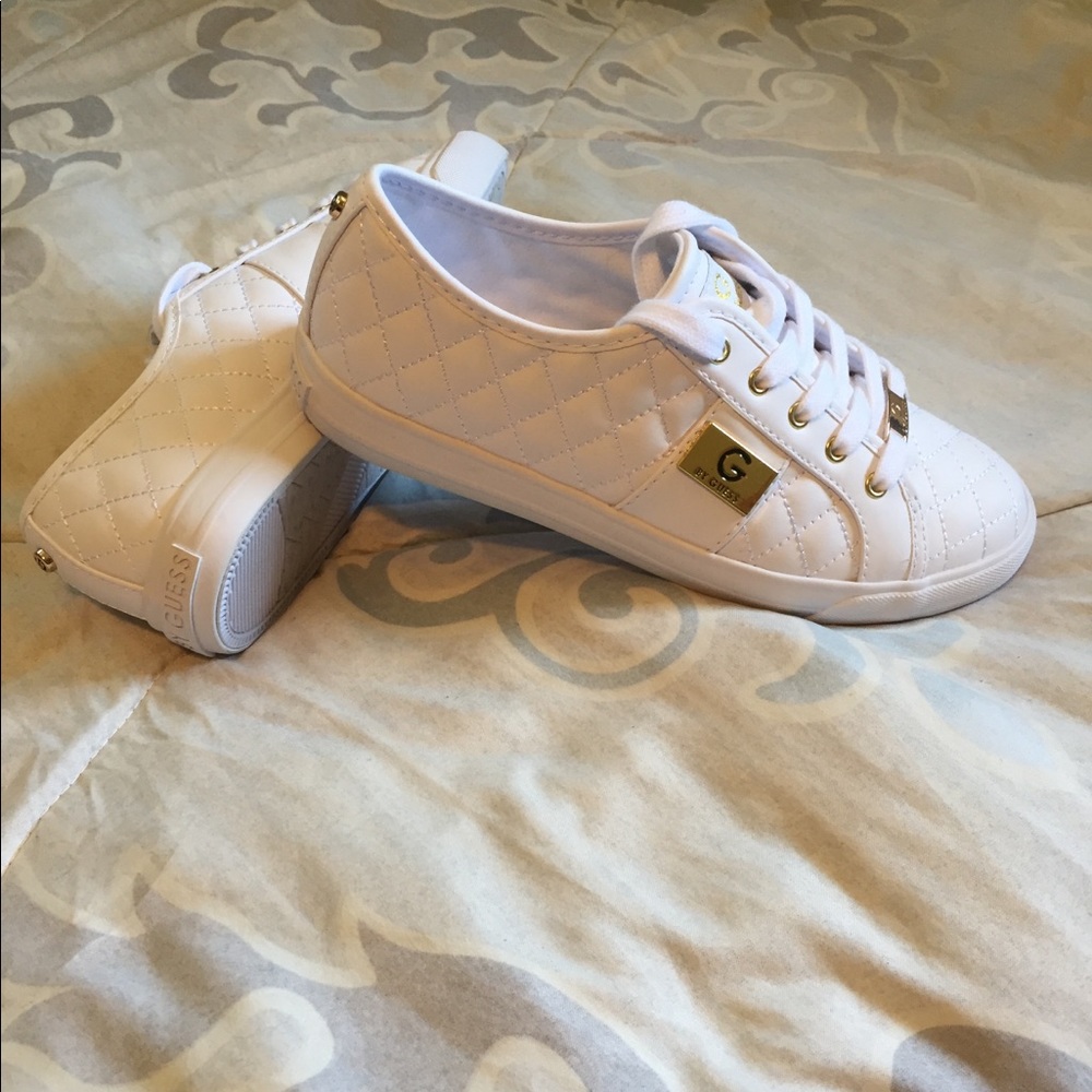 NWOT White Guess sneakers